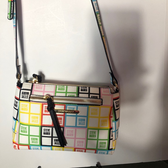 STEVE MADDEN NWT Shoulder bag 20” width 6” height 4” Depth. - Picture 4 of 7